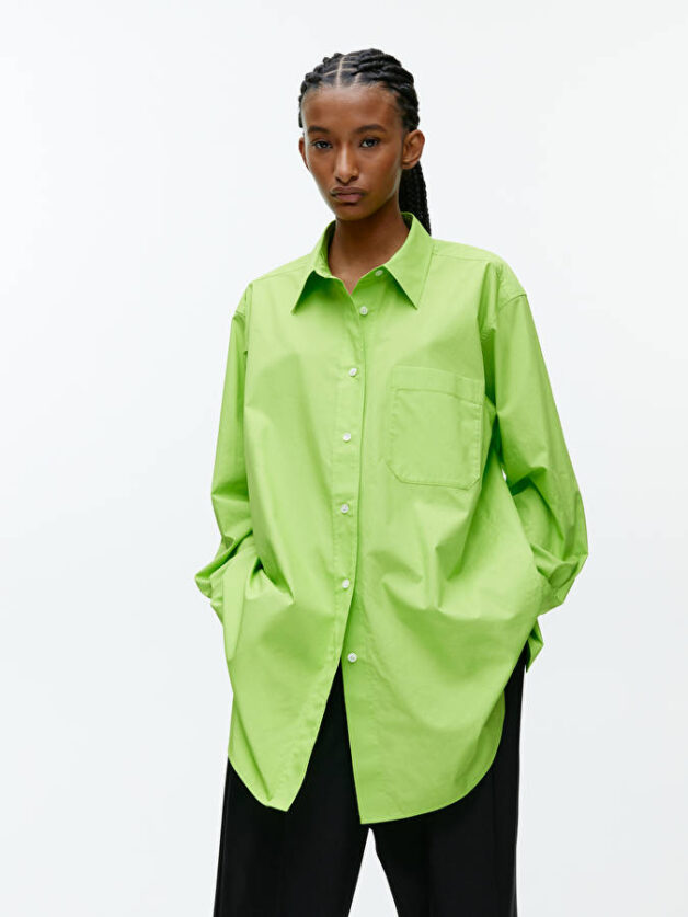 15 Beautifully Oversized Shirts to Wear with Anything and Everything ...