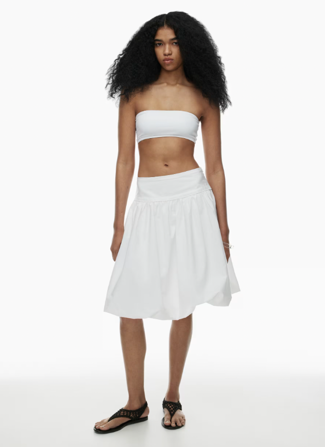 Aritzia white Wilfred droplet cotton poplin mid-rise bubble skirt with an invisible side zip. It's cut from lightweight 100% cotton poplin with a smooth, crisp feel.